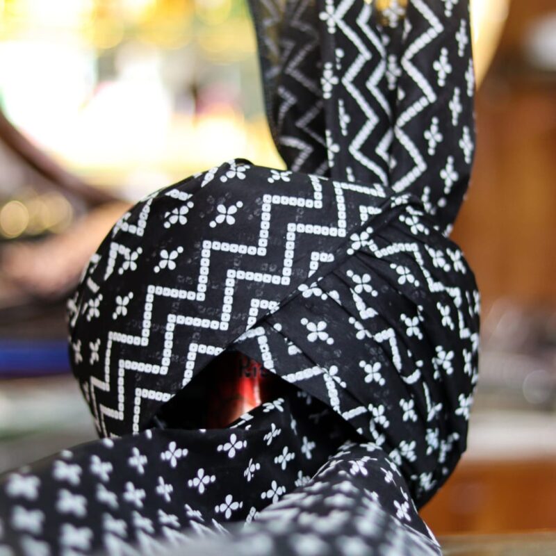 Premium Black & White Printed Imama Sharif